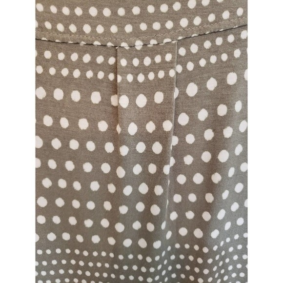 Chico's Short Sleeve Shirt Olive w White Dots Hi/Low Shirt - sz 2/L - Picture 4 of 8